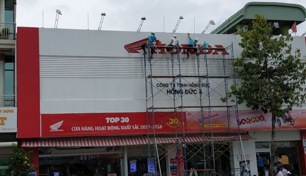 Thanh Khang Phát vệ sinh alu cho công ty Hồng Đức 4